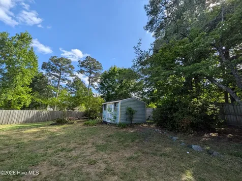 213 Teakwood Place Midway Park NC 28544