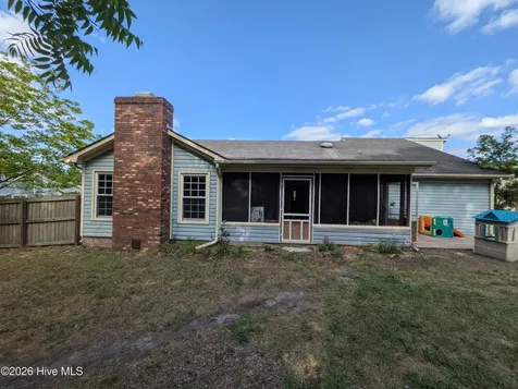 213 Teakwood Place Midway Park NC 28544