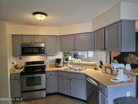 213 Teakwood Place Midway Park NC 28544