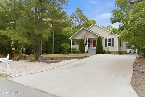 168 NE 3rd Street Oak Island NC 28465