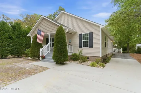 168 NE 3rd Street Oak Island NC 28465