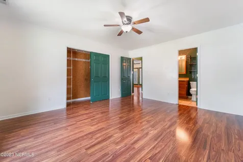 1 S Onsville Place Jacksonville NC 28546