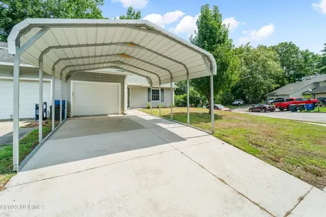 1 S Onsville Place Jacksonville NC 28546