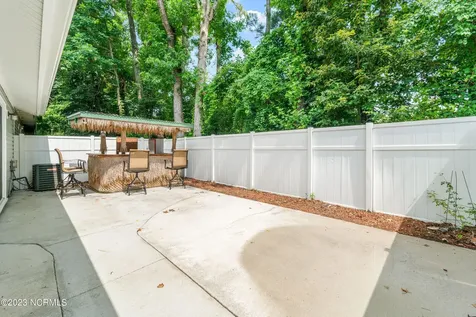 1 S Onsville Place Jacksonville NC 28546