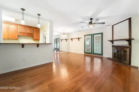 1 S Onsville Place Jacksonville NC 28546