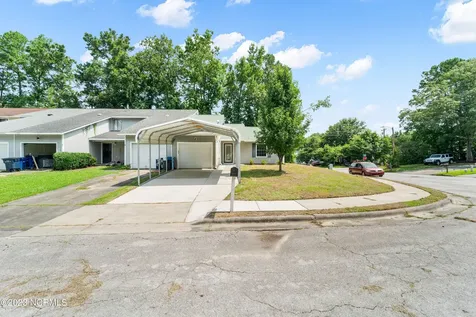 1 S Onsville Place Jacksonville NC 28546