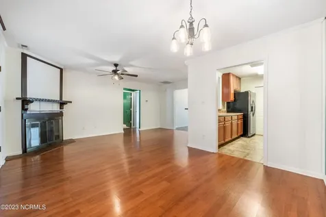 1 S Onsville Place Jacksonville NC 28546