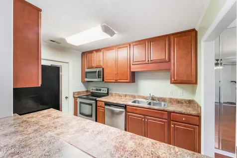 1 S Onsville Place Jacksonville NC 28546