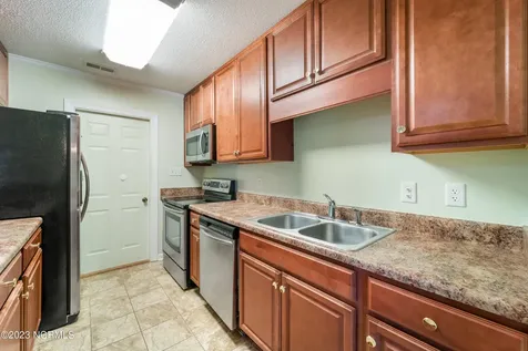 1 S Onsville Place Jacksonville NC 28546