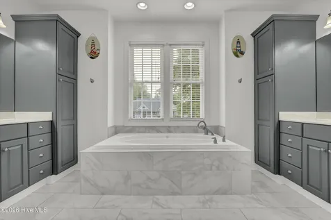 211 Bates Retreat Hampstead NC 28443
