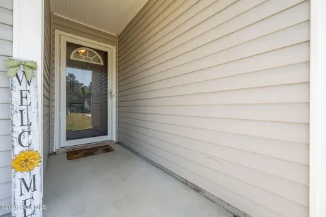 111 Farmgate Drive Richlands NC 28574