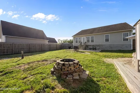 111 Farmgate Drive Richlands NC 28574