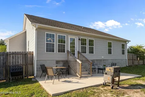111 Farmgate Drive Richlands NC 28574