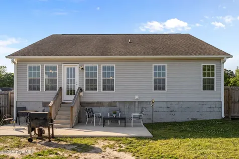 111 Farmgate Drive Richlands NC 28574