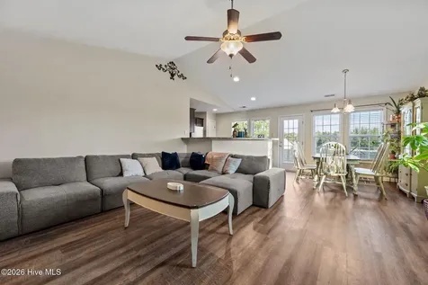 111 Farmgate Drive Richlands NC 28574