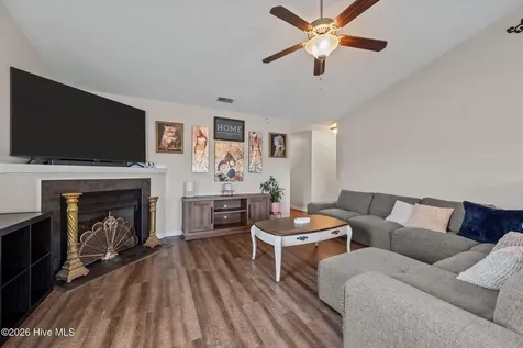111 Farmgate Drive Richlands NC 28574