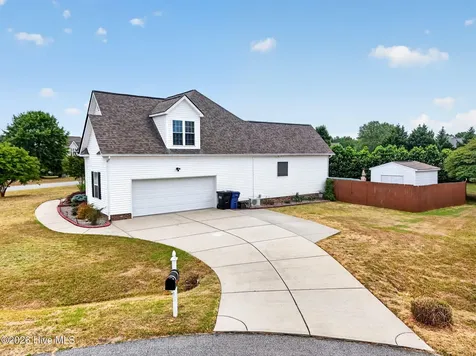 8101 Claybrooke Court Willow Spring NC 27592