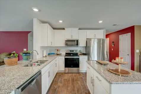 404 Frida Road New Bern NC 28560