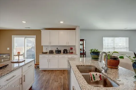 404 Frida Road New Bern NC 28560