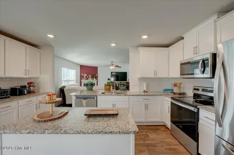 404 Frida Road New Bern NC 28560