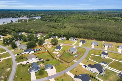 112 Persimmon Drive New Bern NC 28562