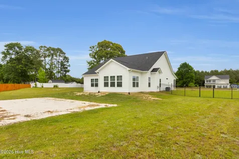 112 Persimmon Drive New Bern NC 28562