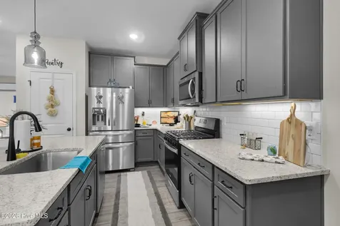 112 Persimmon Drive New Bern NC 28562