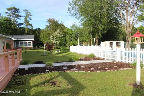 2342 N Lakeview Drive Newport NC 28570