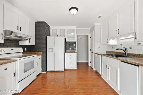 2342 N Lakeview Drive Newport NC 28570