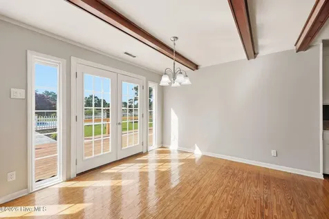 2342 N Lakeview Drive Newport NC 28570