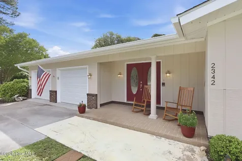 2342 N Lakeview Drive Newport NC 28570