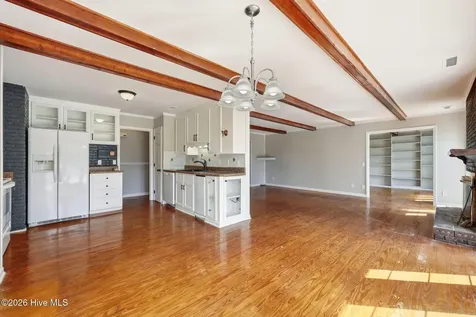 2342 N Lakeview Drive Newport NC 28570