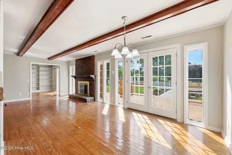 2342 N Lakeview Drive Newport NC 28570