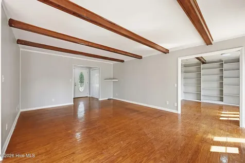 2342 N Lakeview Drive Newport NC 28570