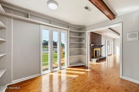 2342 N Lakeview Drive Newport NC 28570