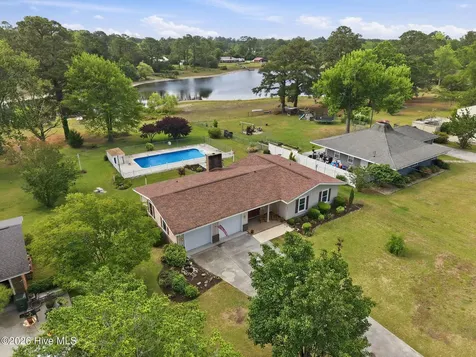 2342 N Lakeview Drive Newport NC 28570