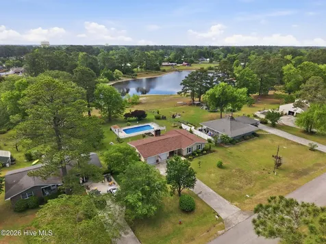 2342 N Lakeview Drive Newport NC 28570