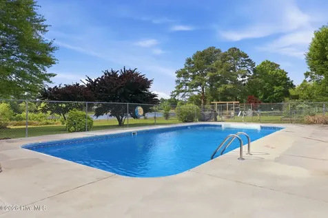 2342 N Lakeview Drive Newport NC 28570