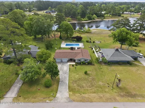 2342 N Lakeview Drive Newport NC 28570