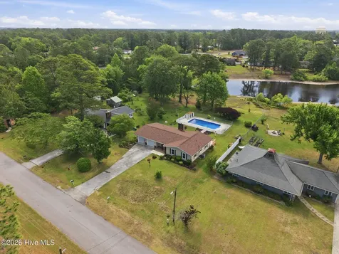 2342 N Lakeview Drive Newport NC 28570