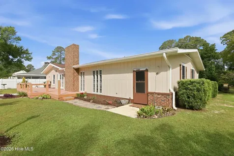 2342 N Lakeview Drive Newport NC 28570