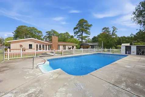 2342 N Lakeview Drive Newport NC 28570