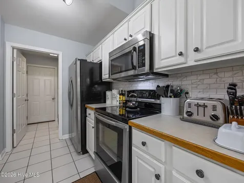 405 W Regent Court Jacksonville NC 28546