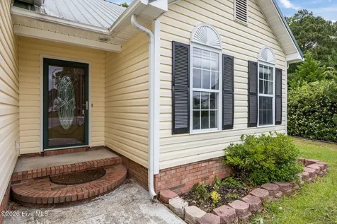 405 W Regent Court Jacksonville NC 28546