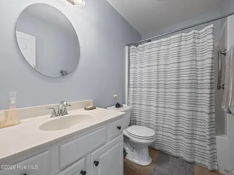405 W Regent Court Jacksonville NC 28546