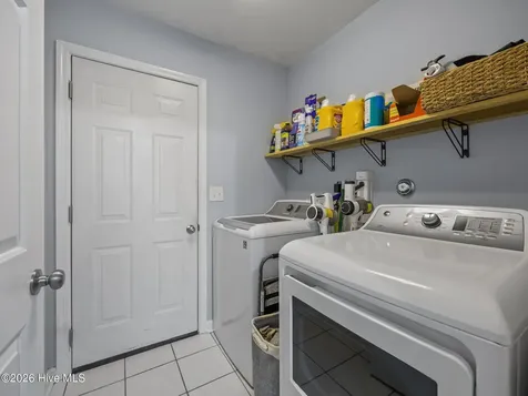 405 W Regent Court Jacksonville NC 28546