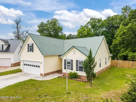 405 W Regent Court Jacksonville NC 28546