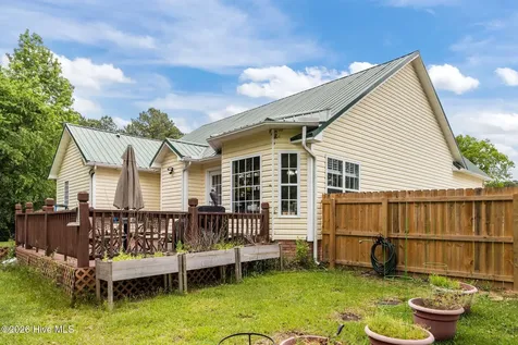 405 W Regent Court Jacksonville NC 28546