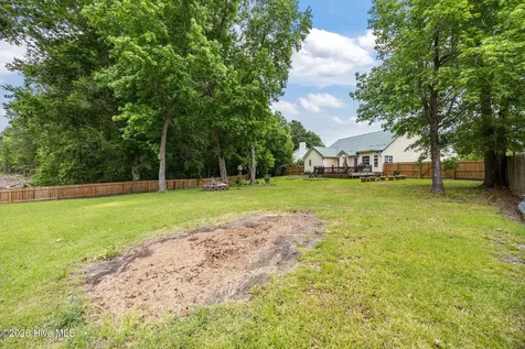 405 W Regent Court Jacksonville NC 28546