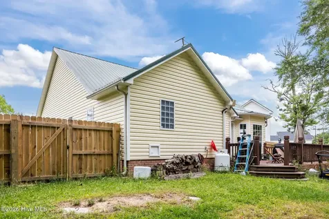 405 W Regent Court Jacksonville NC 28546